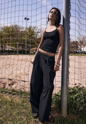 Pantaloni jogger palazzo cu talie elastică și textură Soft-Touch la atingere