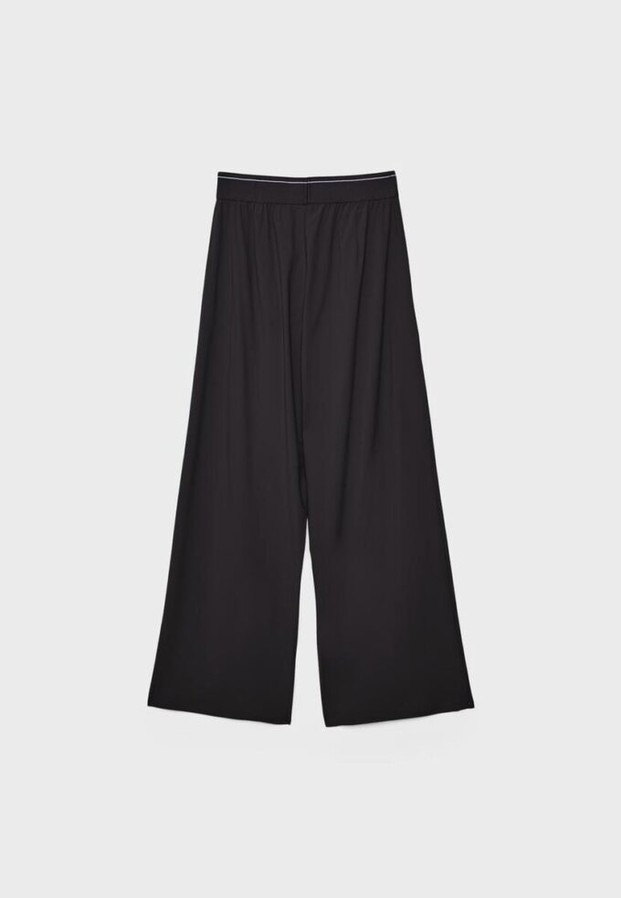 Pantaloni jogger palazzo cu talie elastică și textură Soft-Touch la atingere Pantaloni jogger palazzo cu talie elastică și textură Soft-Touch la atingere