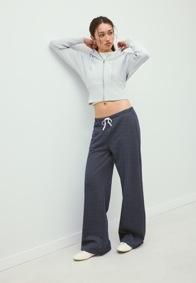 Pantaloni jogger Wide Leg, con dungi Pantaloni jogger Wide Leg, con dungi