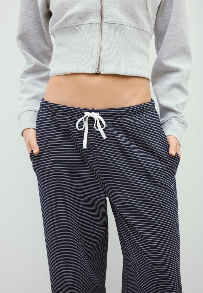 Pantaloni jogger Wide Leg, con dungi Pantaloni jogger Wide Leg, con dungi