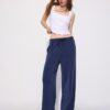 Pantaloni jogger Wide Leg, cu textură Soft-Touch la atingere și detaliu de cusătură în față Pantaloni jogger Wide Leg, cu textură Soft-Touch la atingere și detaliu de cusătură în față