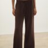 Pantaloni jogger Wide Leg, cu textură Soft-Touch la atingere și detaliu de cusătură în față Pantaloni jogger Wide Leg, cu textură Soft-Touch la atingere și detaliu de cusătură în față