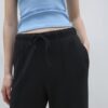Pantaloni jogger Wide Leg, cu textură Soft-Touch la atingere și detaliu de cusătură în față Pantaloni jogger Wide Leg, cu textură Soft-Touch la atingere și detaliu de cusătură în față