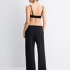 Pantaloni jogger Wide Leg, cu textură Soft-Touch la atingere și detaliu de cusătură în față Pantaloni jogger Wide Leg, cu textură Soft-Touch la atingere și detaliu de cusătură în față