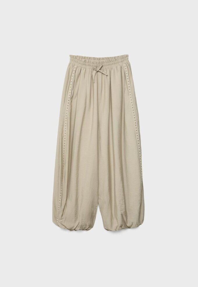 Pantaloni sarouel cu ținte Pantaloni sarouel cu ținte