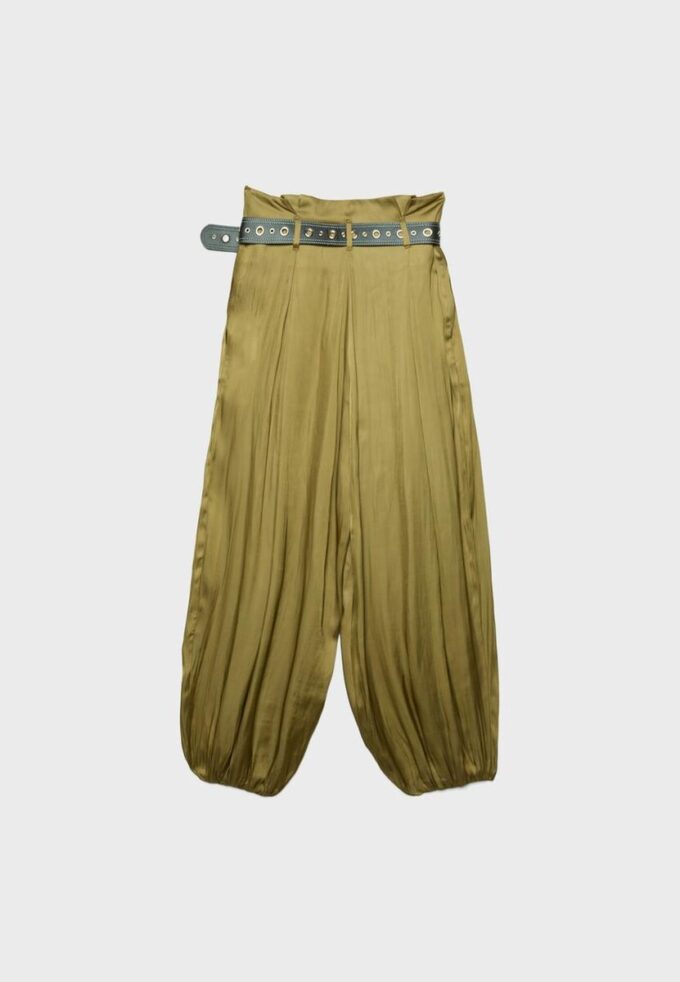 Pantaloni sarouel din satin cu curea Pantaloni sarouel din satin cu curea