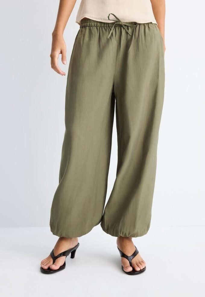 Pantaloni sarouel in lyocell Pantaloni sarouel in lyocell