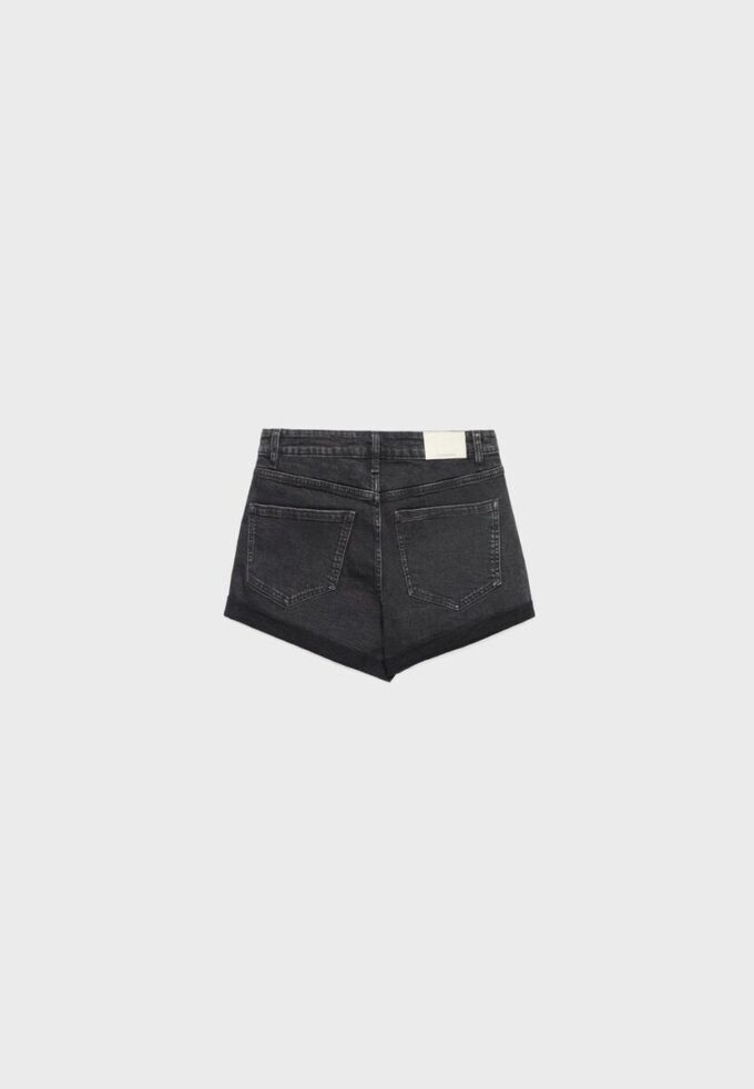 Pantaloni scurți D85 Slim Mom Fit Pantaloni scurți D85 Slim Mom Fit