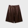 Pantaloni scurți din satin cu pense Pantaloni scurți din satin cu pense