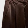 Pantaloni scurți din satin cu pense Pantaloni scurți din satin cu pense