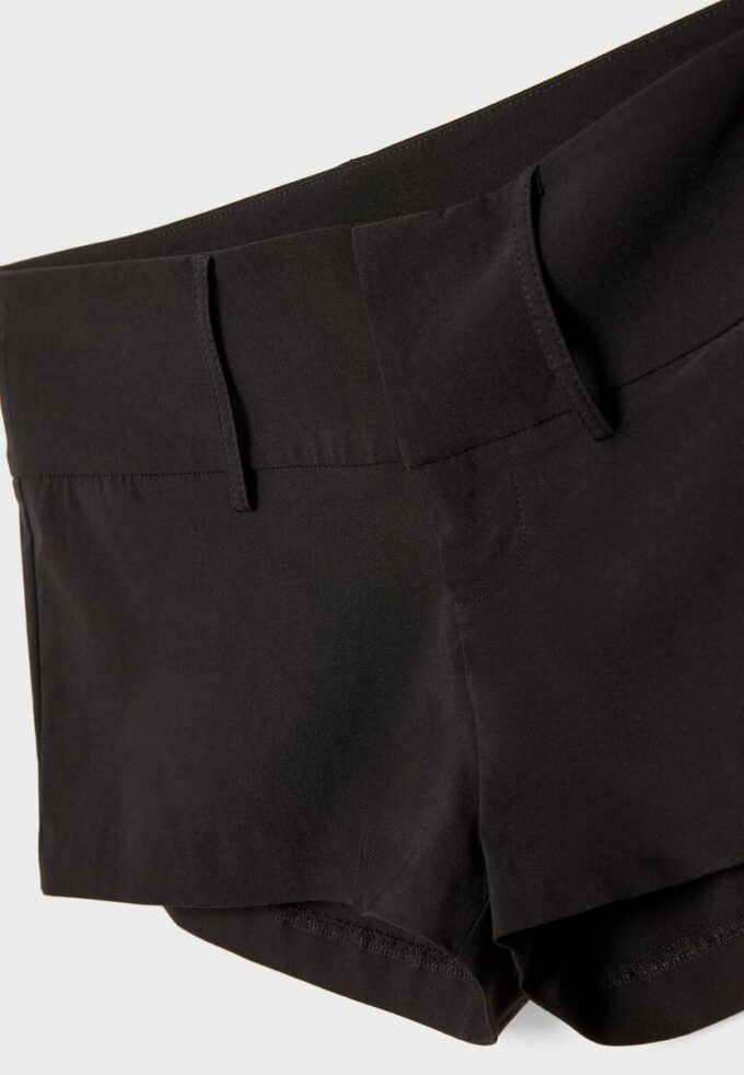 Pantaloni scurți eleganți Pantaloni scurți eleganți