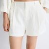 Pantaloni scurți eleganți în stil rustic Pantaloni scurți eleganți în stil rustic