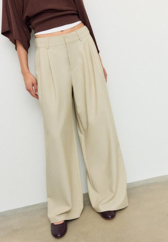 Pantaloni super largi cu talie ajustabilă Pantaloni super largi cu talie ajustabilă