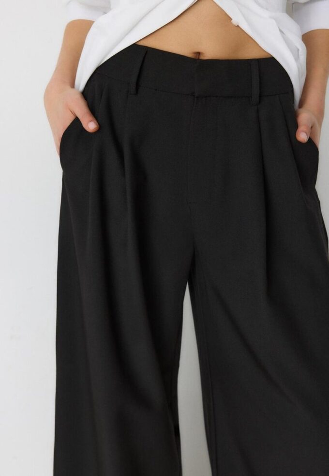 Pantaloni super largi, cu talie ajustabilă Pantaloni super largi, cu talie ajustabilă