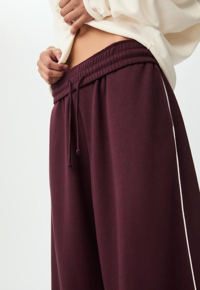 Pantaloni wide leg din pluș cu detalii de bordură