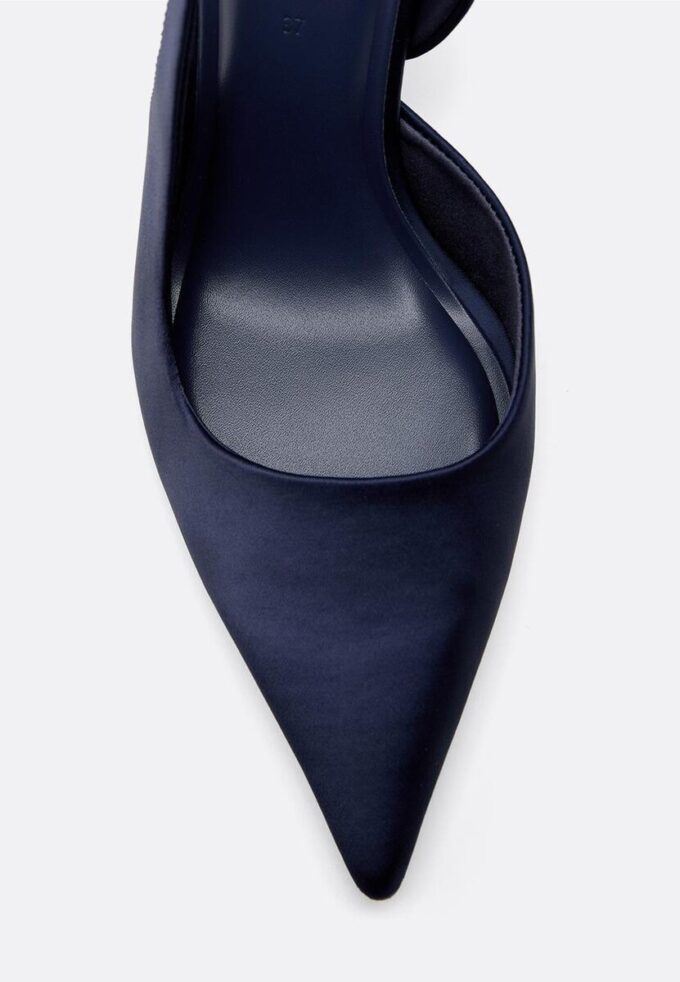 Pantofi cu toc cu efect de satin