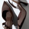 Pantofi cu toc stiletto cu efect satinat