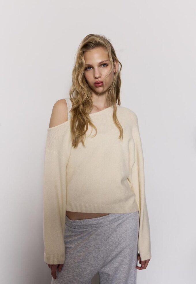 Pulover asimetric din tricot Pulover asimetric din tricot