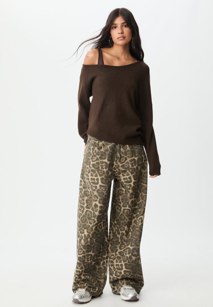 Pulover asimetric din tricot Pulover asimetric din tricot