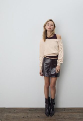 Pulover asimetric din tricot