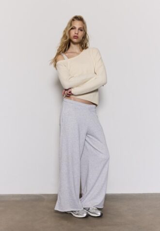 Pulover asimetric din tricot