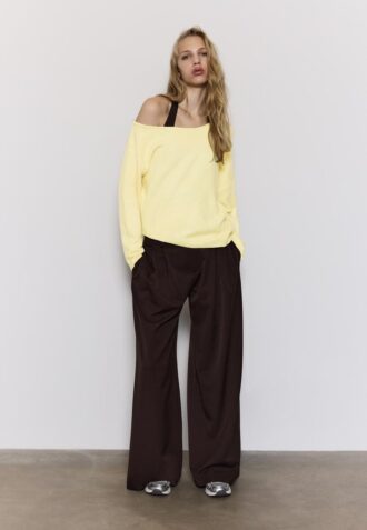 Pulover asimetric din tricot