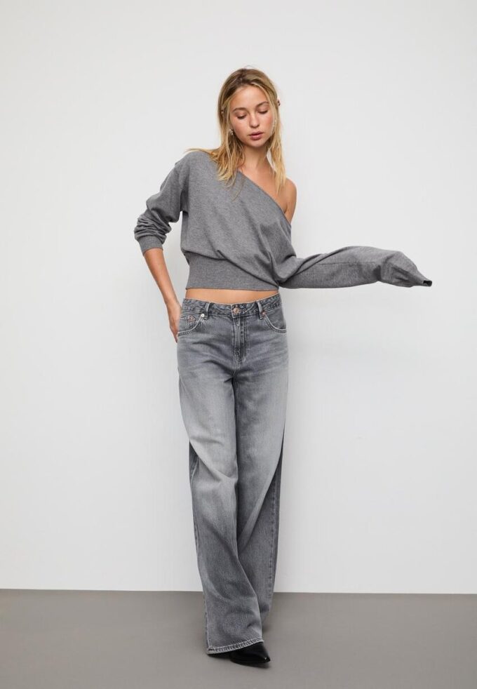 Pulover asimetric din tricot