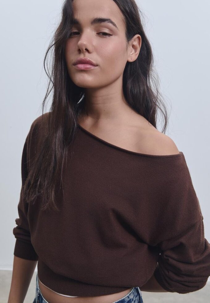 Pulover asimetric din tricot Pulover asimetric din tricot