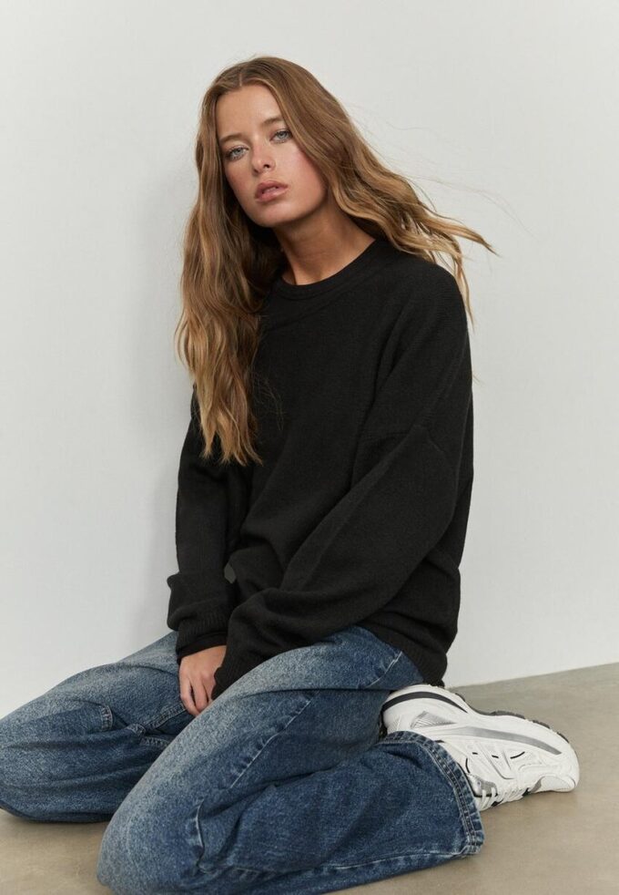 Pulover asimetric din tricot Pulover asimetric din tricot