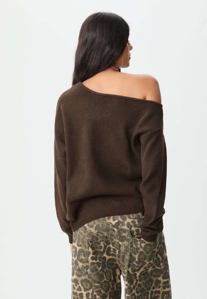 Pulover asimetric din tricot Pulover asimetric din tricot