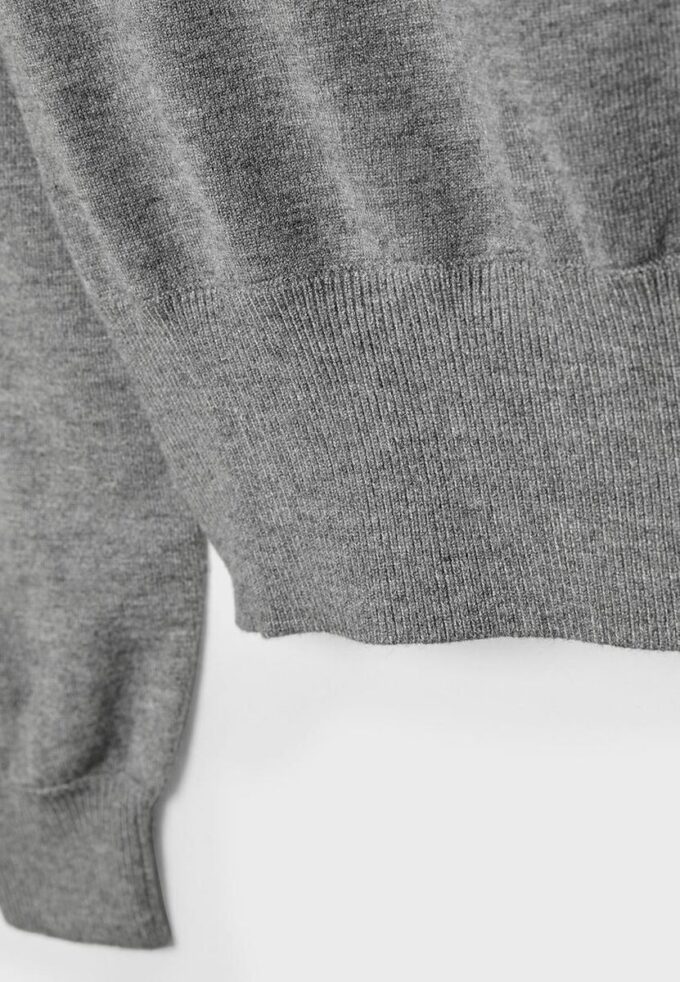 Pulover asimetric din tricot