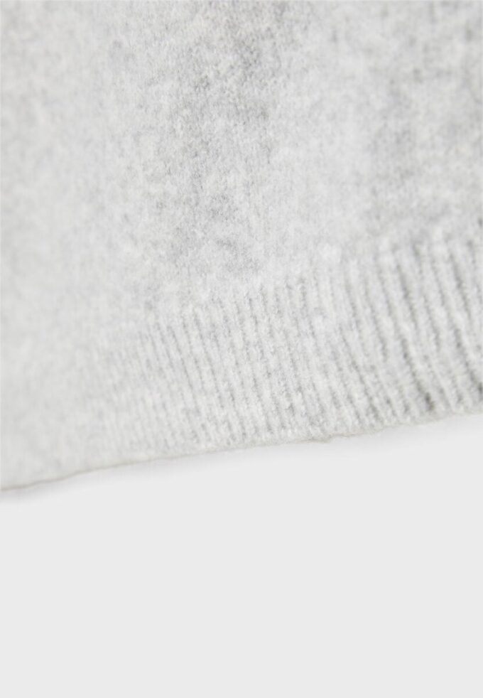 Pulover asimetric din tricot Pulover asimetric din tricot