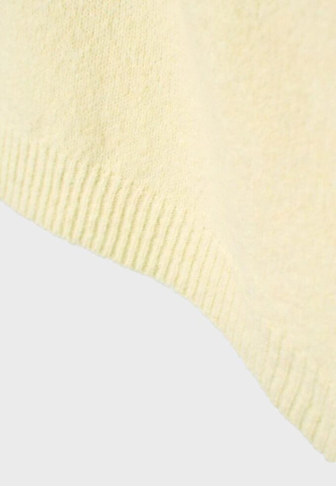 Pulover asimetric din tricot Pulover asimetric din tricot