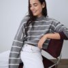 Pulover scurt din tricot cu dungi Pulover scurt din tricot cu dungi