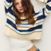 Pulover scurt din tricot cu dungi Pulover scurt din tricot cu dungi