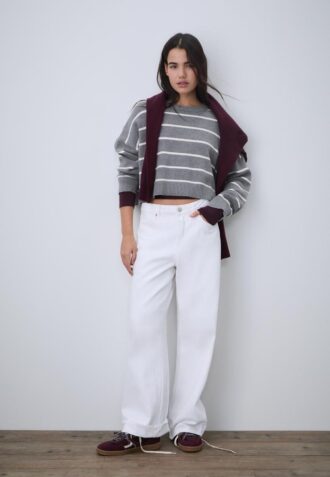 Pulover scurt din tricot cu dungi Pulover scurt din tricot cu dungi