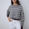 Pulover scurt din tricot cu dungi Pulover scurt din tricot cu dungi
