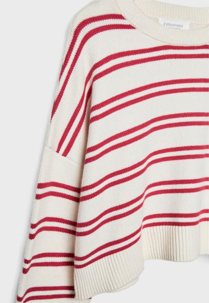 Pulover scurt din tricot cu dungi Pulover scurt din tricot cu dungi