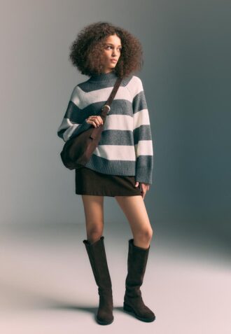 Pulover simplu din tricot Pulover simplu din tricot