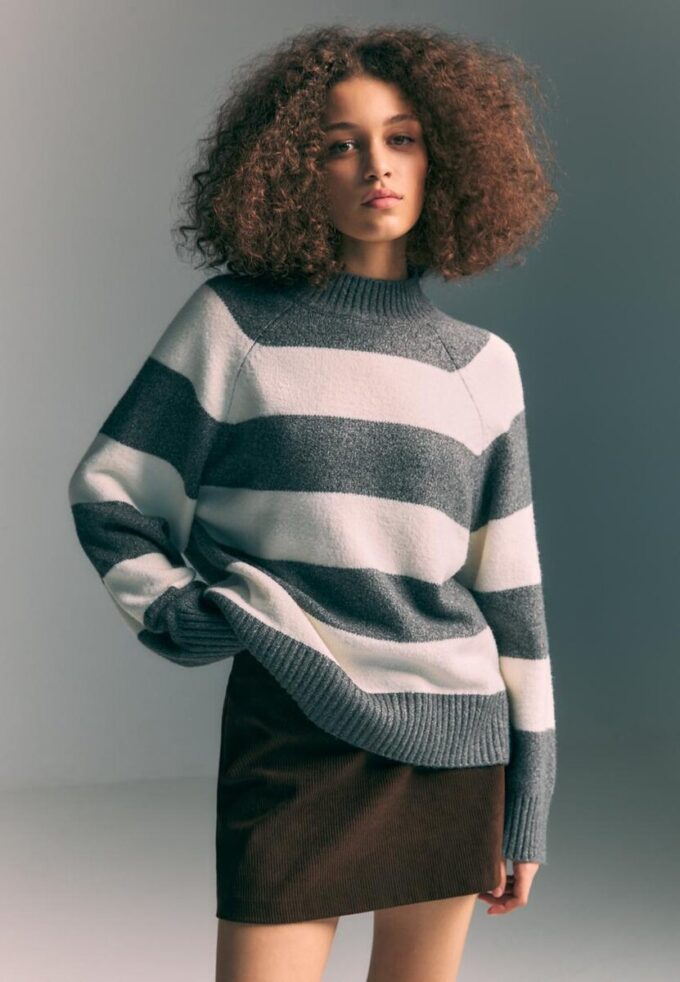 Pulover simplu din tricot Pulover simplu din tricot