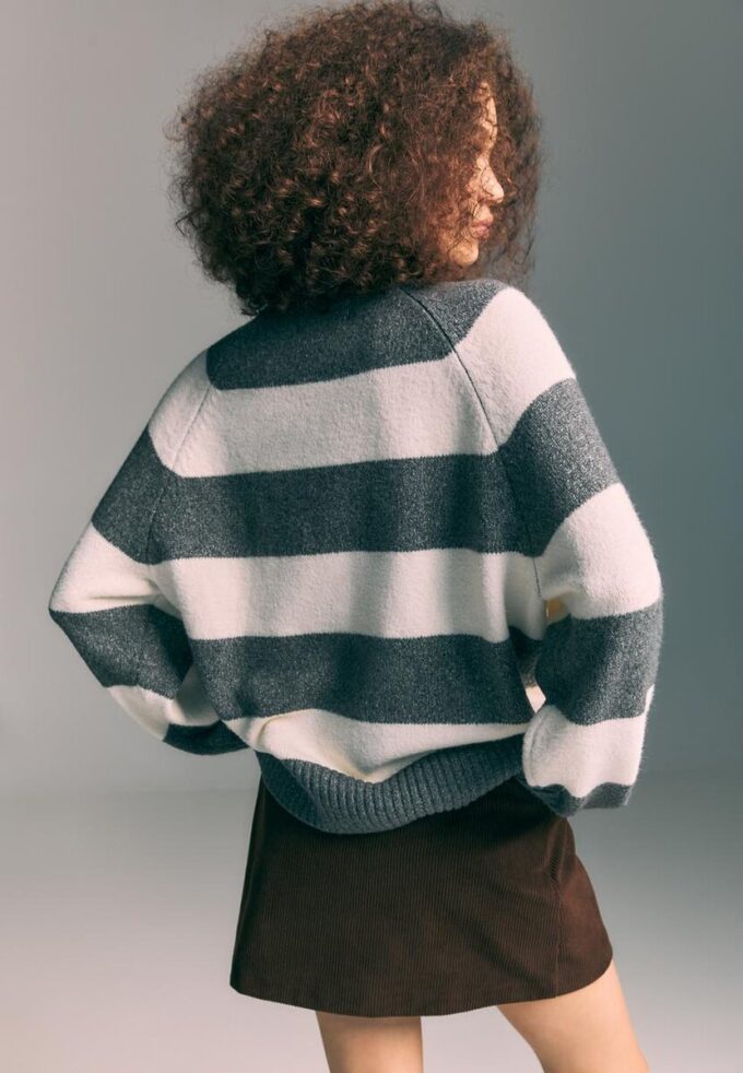 Pulover simplu din tricot Pulover simplu din tricot