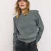 Pulover tricotat cu umeri căptușiți Pulover tricotat cu umeri căptușiți