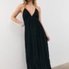 Rochie lungă din crep cu bretele cu mărgele Rochie lungă din crep cu bretele cu mărgele