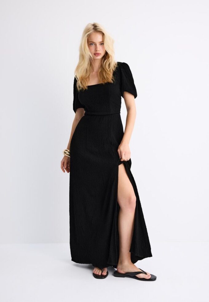 Rochie maxi lejeră cu spate încrucișat Rochie maxi lejeră cu spate încrucișat