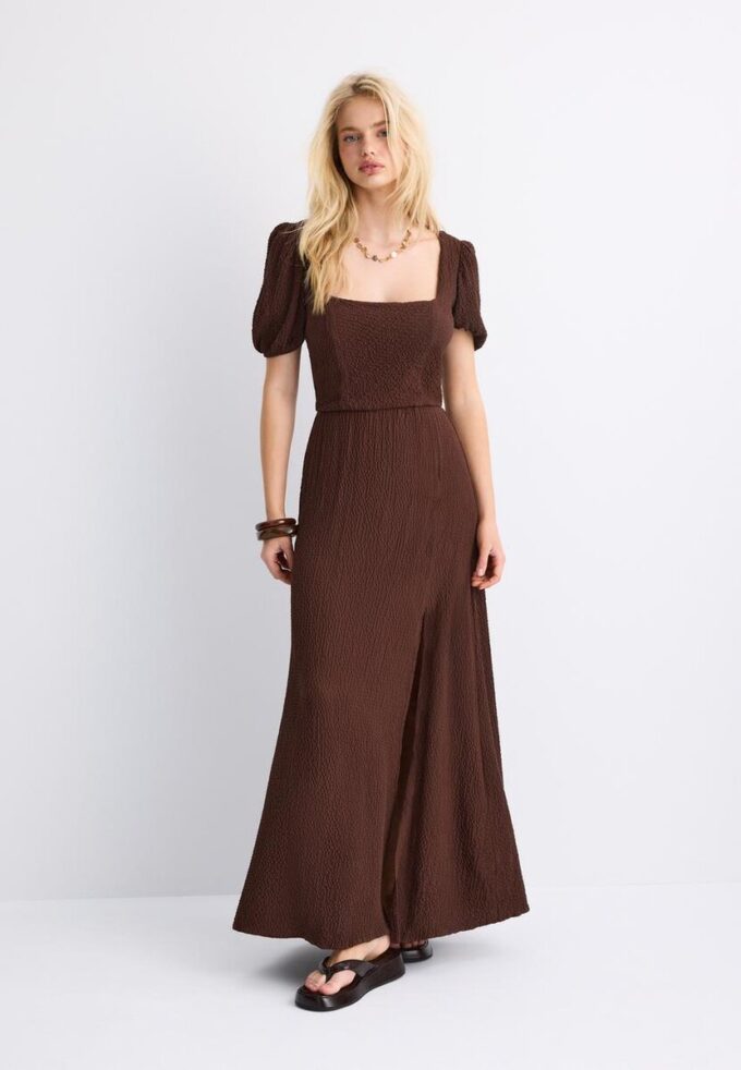Rochie maxi lejeră cu spate încrucișat Rochie maxi lejeră cu spate încrucișat