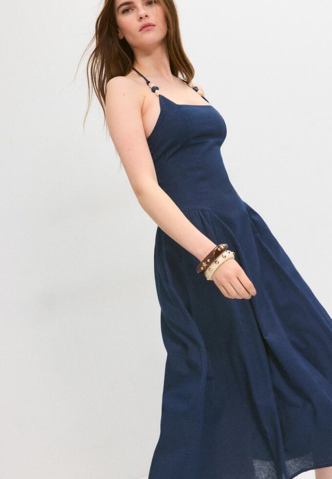 Rochie midi cu gât halter și detalii cu mărgele Rochie midi cu gât halter și detalii cu mărgele
