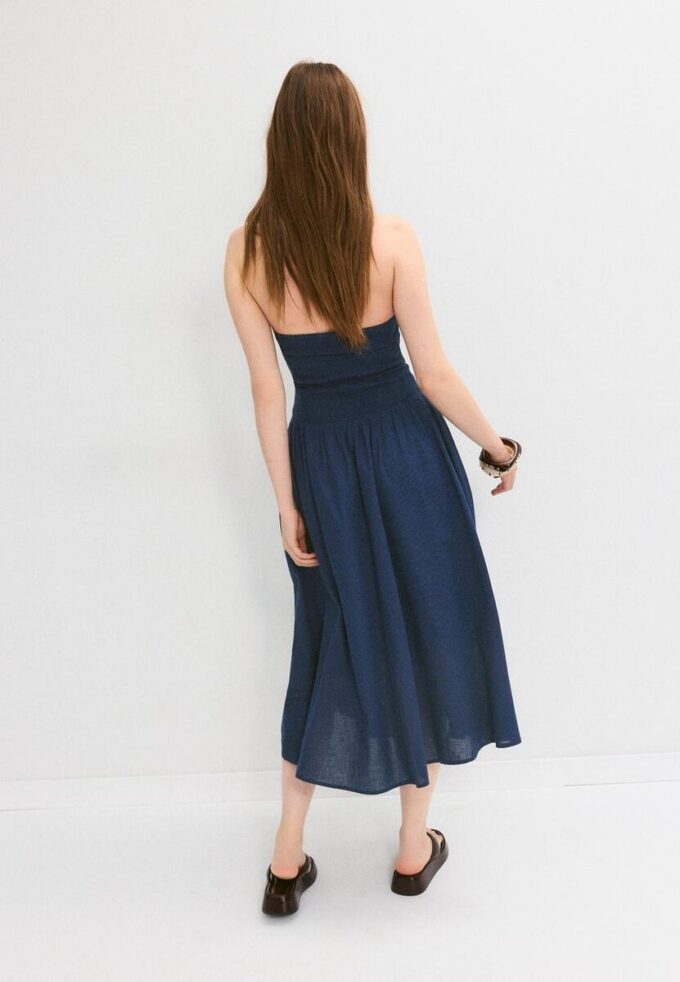 Rochie midi cu gât halter și detalii cu mărgele Rochie midi cu gât halter și detalii cu mărgele