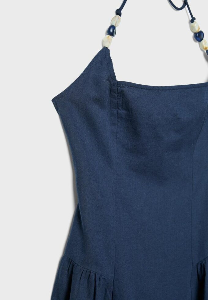 Rochie midi cu gât halter și detalii cu mărgele Rochie midi cu gât halter și detalii cu mărgele