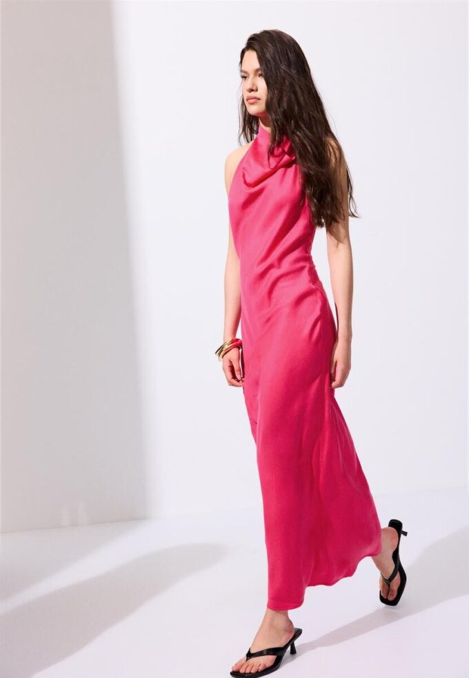 Rochie midi cu gât halter și spate decupat Rochie midi cu gât halter și spate decupat