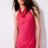 Rochie midi cu gât halter și spate decupat Rochie midi cu gât halter și spate decupat